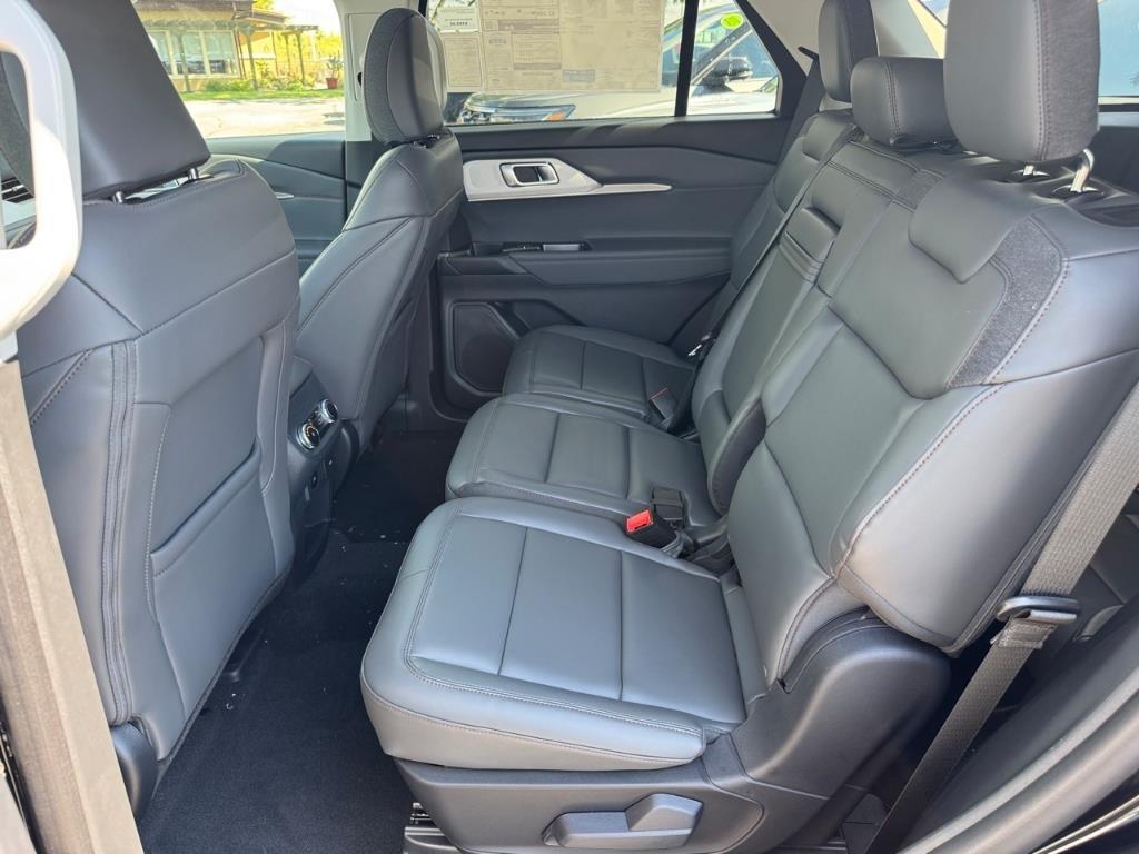 new 2025 Ford Explorer car, priced at $45,812