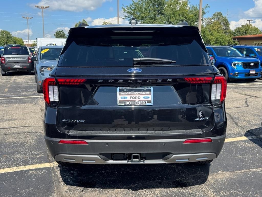 new 2025 Ford Explorer car, priced at $45,812