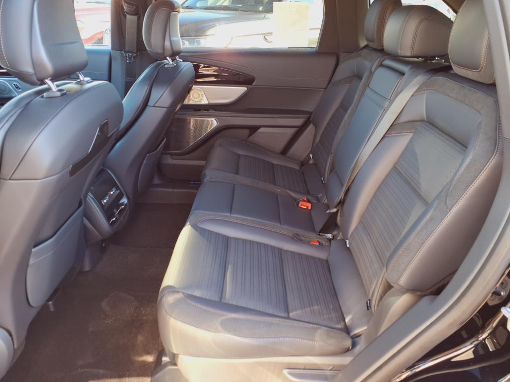 new 2025 Lincoln Nautilus car, priced at $67,547