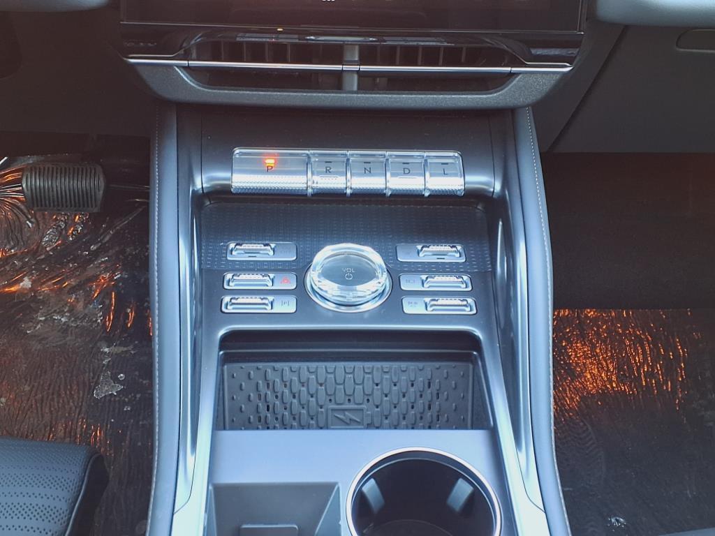 new 2025 Lincoln Nautilus car, priced at $67,547