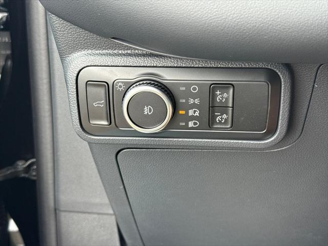 new 2025 Ford Explorer car, priced at $50,772