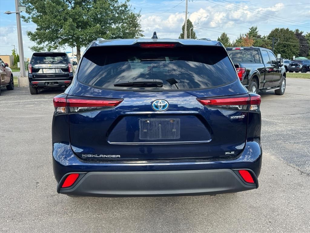 used 2020 Toyota Highlander Hybrid car, priced at $28,968