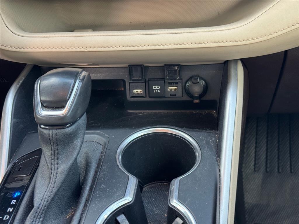 used 2020 Toyota Highlander Hybrid car, priced at $28,968