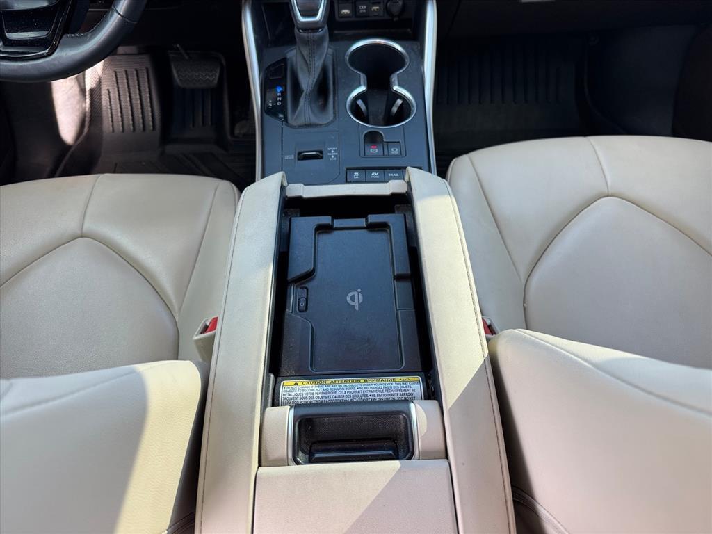 used 2020 Toyota Highlander Hybrid car, priced at $28,968