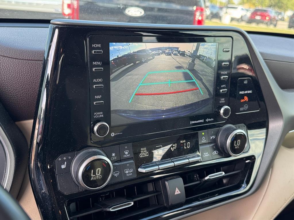 used 2020 Toyota Highlander Hybrid car, priced at $28,968