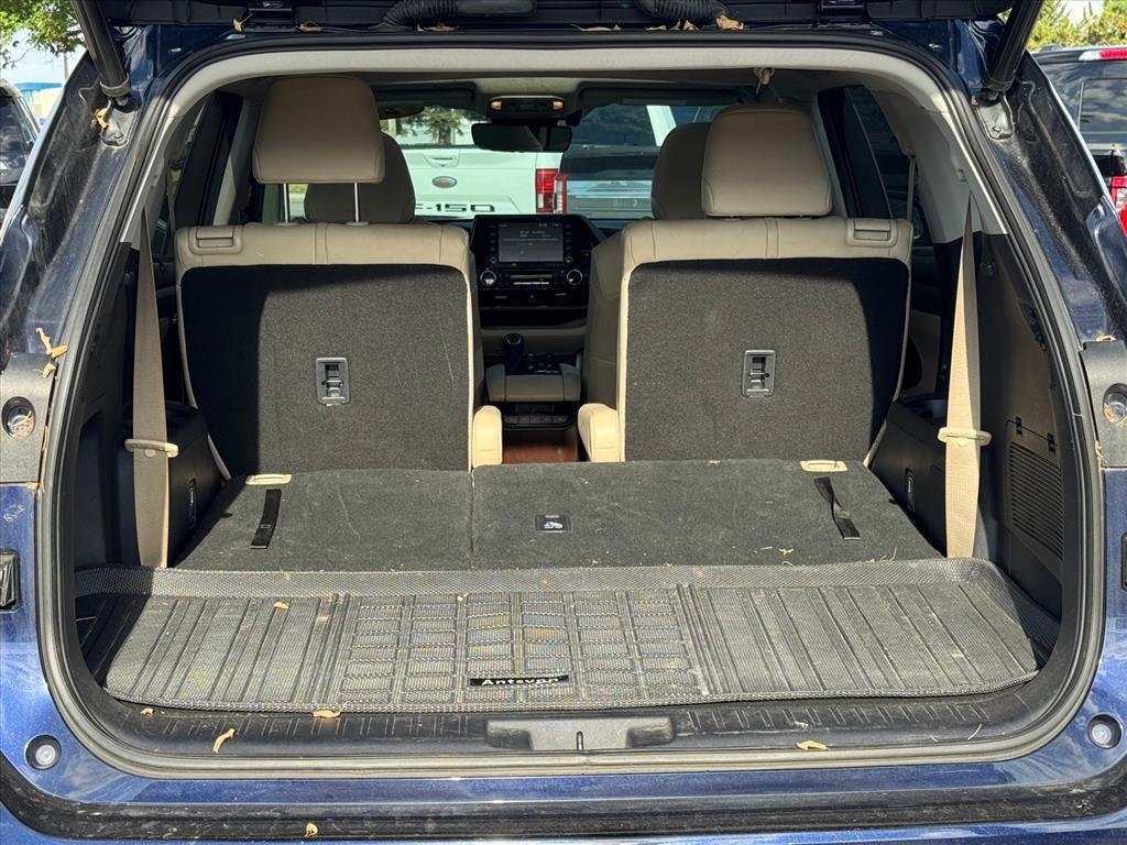 used 2020 Toyota Highlander Hybrid car, priced at $28,968