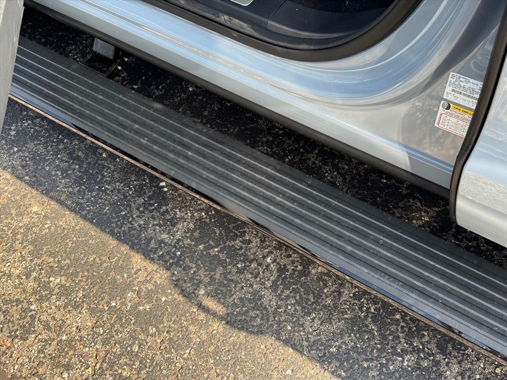 new 2025 Lincoln Navigator car, priced at $107,800