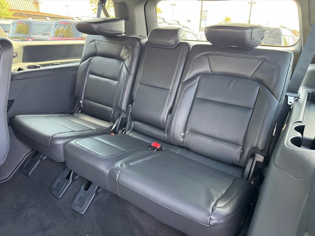 new 2025 Lincoln Navigator car, priced at $107,800