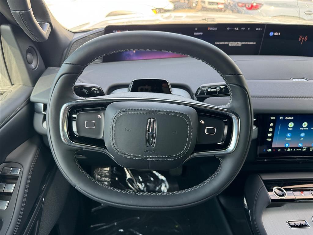 new 2025 Lincoln Navigator car, priced at $107,800