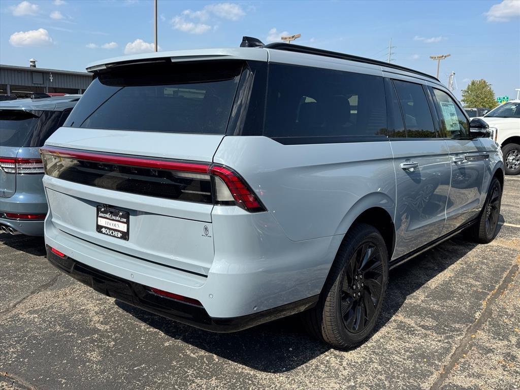 new 2025 Lincoln Navigator car, priced at $107,800