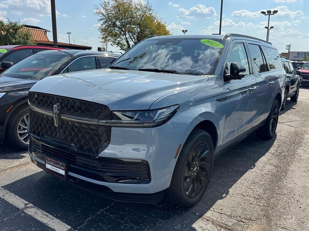 new 2025 Lincoln Navigator car, priced at $107,800