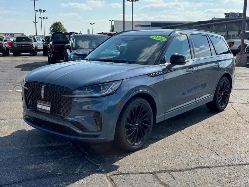 new 2025 Lincoln Aviator car, priced at $81,792