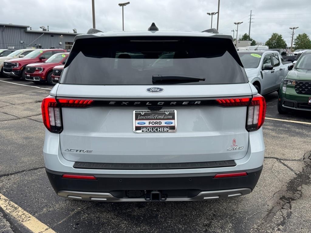 new 2025 Ford Explorer car, priced at $45,374