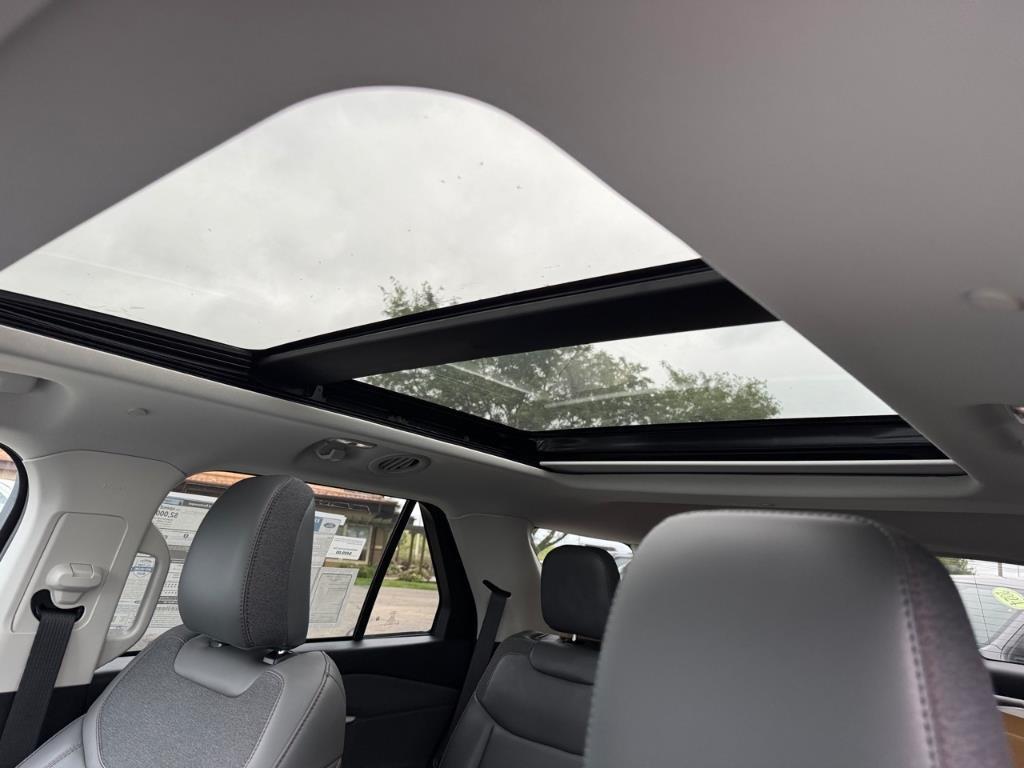 new 2025 Ford Explorer car, priced at $45,374