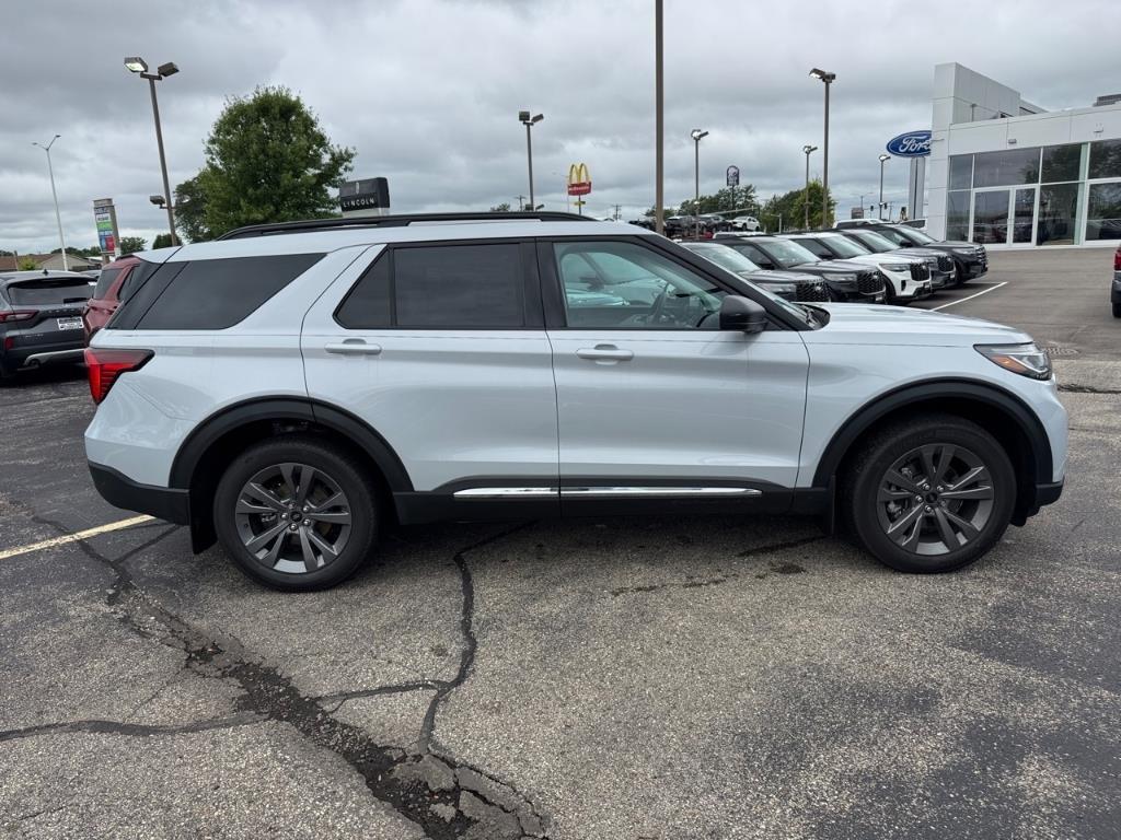 new 2025 Ford Explorer car, priced at $45,374