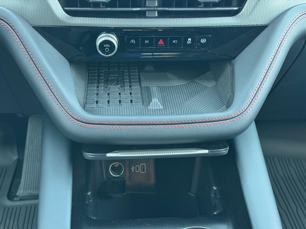 new 2025 Ford Explorer car, priced at $60,033