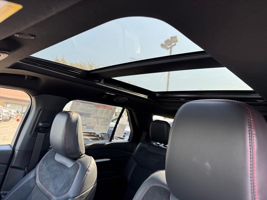 new 2025 Ford Explorer car, priced at $60,033