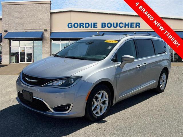 used 2017 Chrysler Pacifica car, priced at $18,650