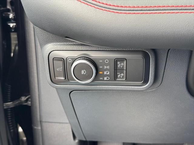 new 2025 Ford Explorer car, priced at $49,931