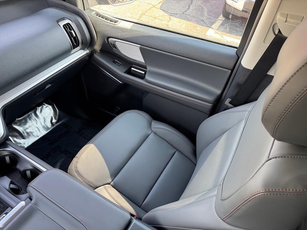 new 2025 Ford Expedition Max car, priced at $73,470