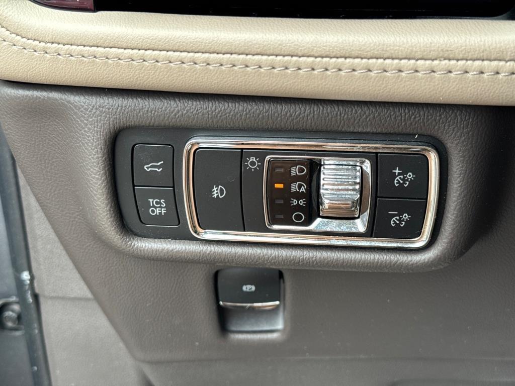 used 2022 Lincoln Nautilus car, priced at $40,025