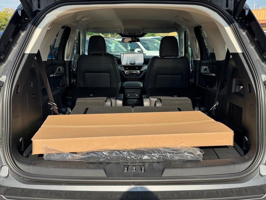 new 2025 Ford Explorer car, priced at $45,091