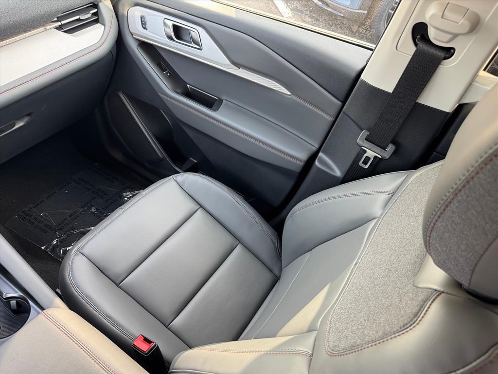 new 2025 Ford Explorer car, priced at $45,091