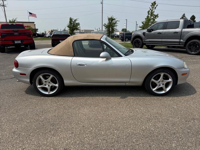 used 2001 Mazda MX-5 Miata car, priced at $9,498