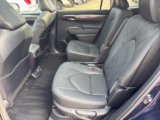 used 2021 Toyota Highlander Hybrid car, priced at $41,268