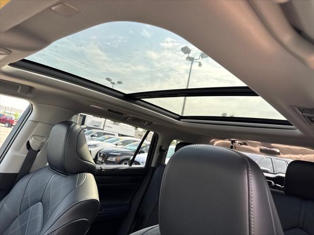used 2021 Toyota Highlander Hybrid car, priced at $41,268