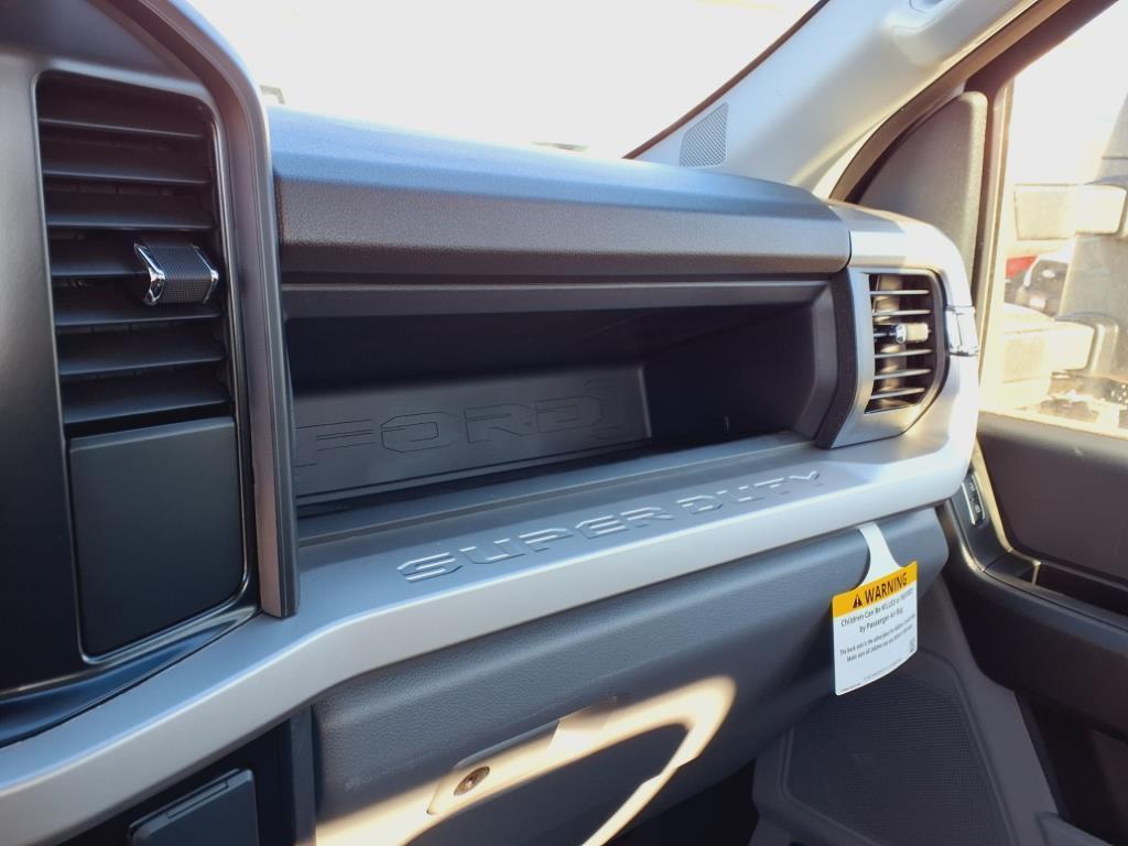 new 2025 Ford F-450 car, priced at $71,845