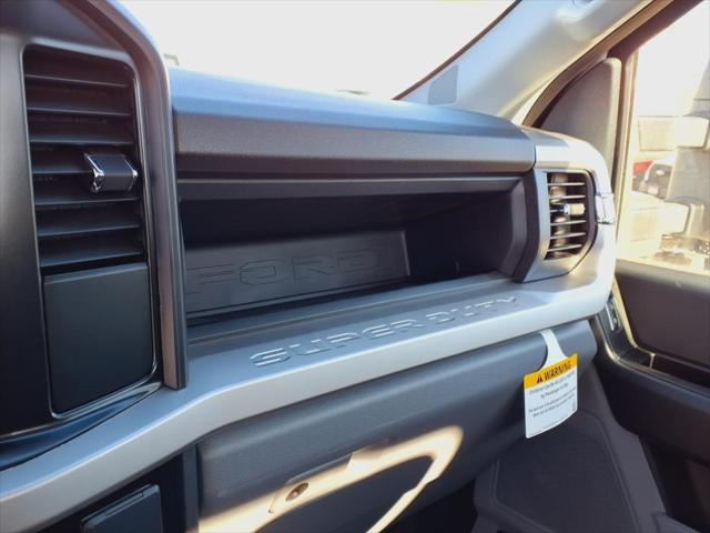 new 2025 Ford F-450 car, priced at $76,105