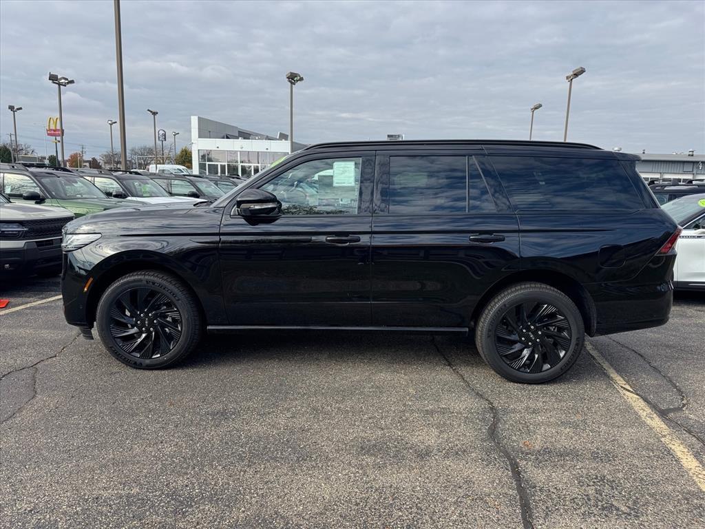new 2025 Lincoln Navigator car, priced at $104,060