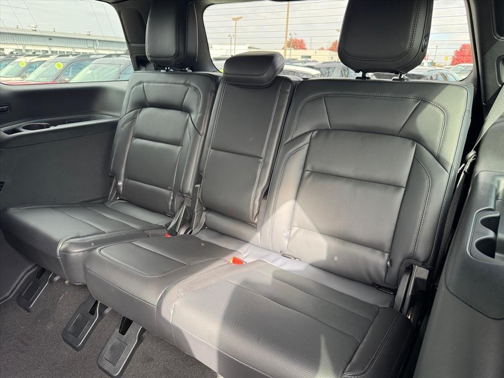 new 2025 Lincoln Navigator car, priced at $104,060