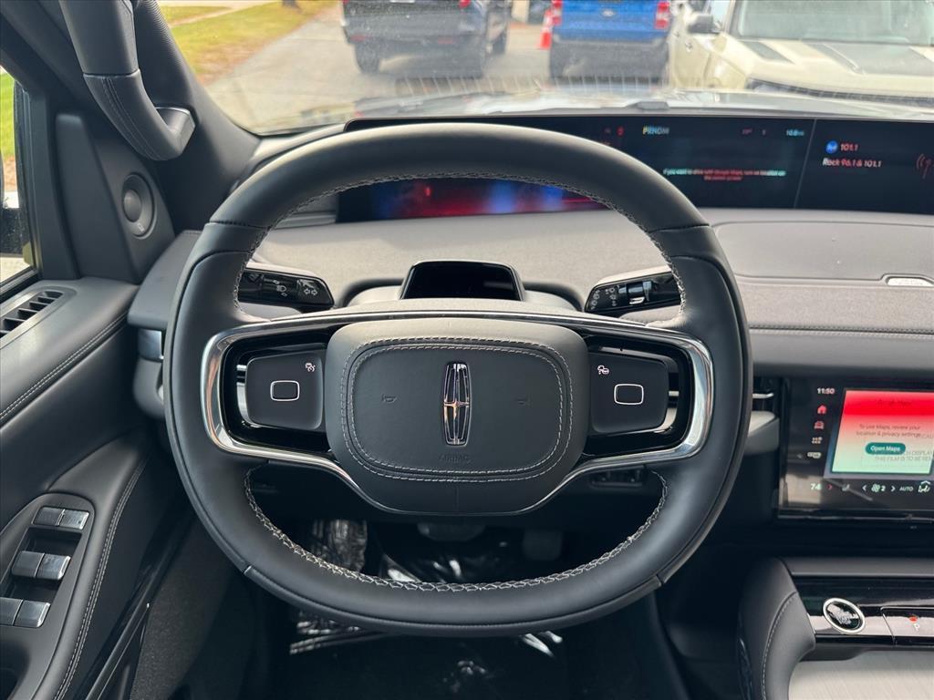 new 2025 Lincoln Navigator car, priced at $104,060