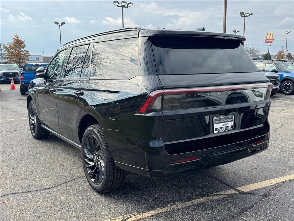 new 2025 Lincoln Navigator car, priced at $104,060