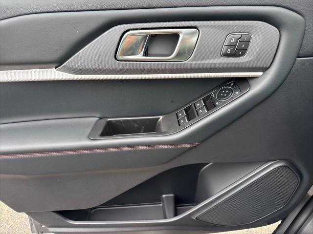 new 2025 Ford Explorer car, priced at $50,772
