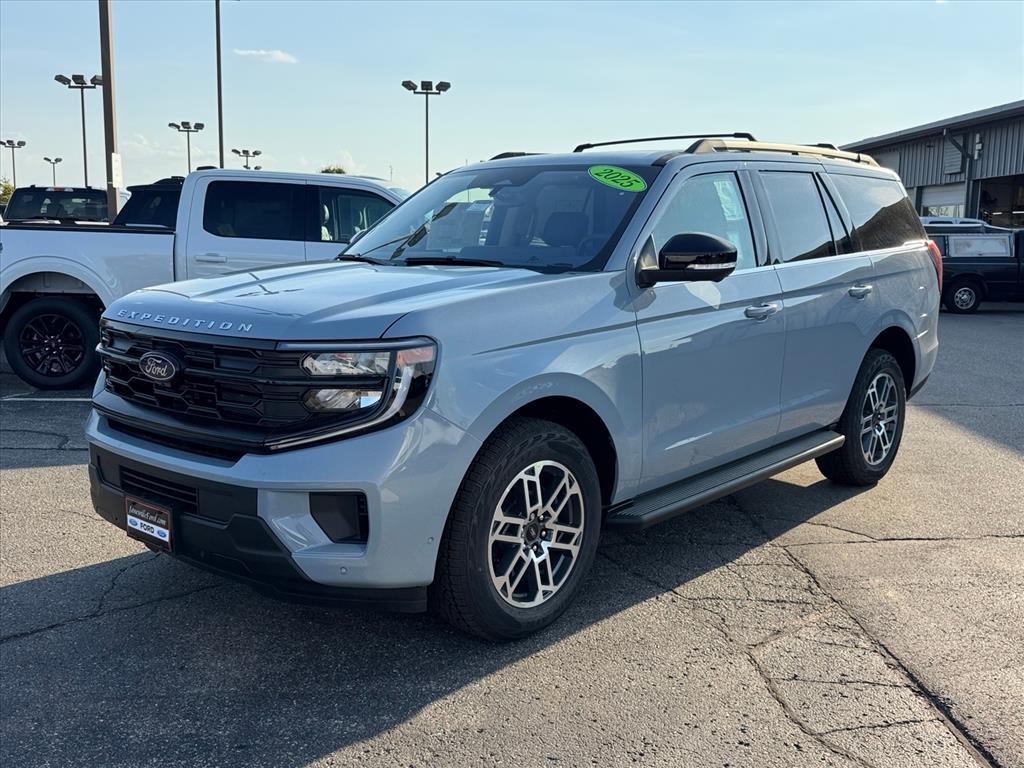 new 2025 Ford Expedition car, priced at $73,609