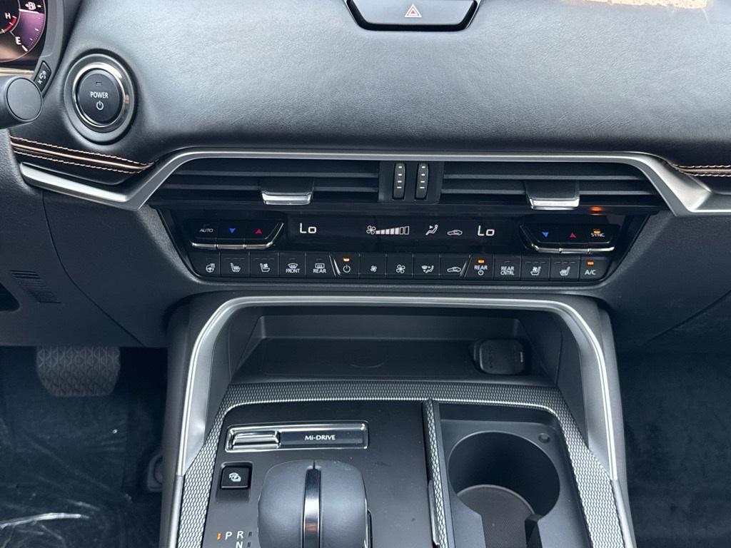 new 2025 Mazda CX-70 PHEV car, priced at $56,777