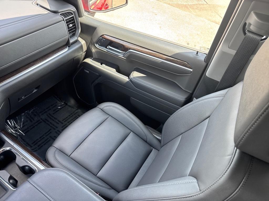 used 2025 GMC Sierra 1500 car, priced at $52,018