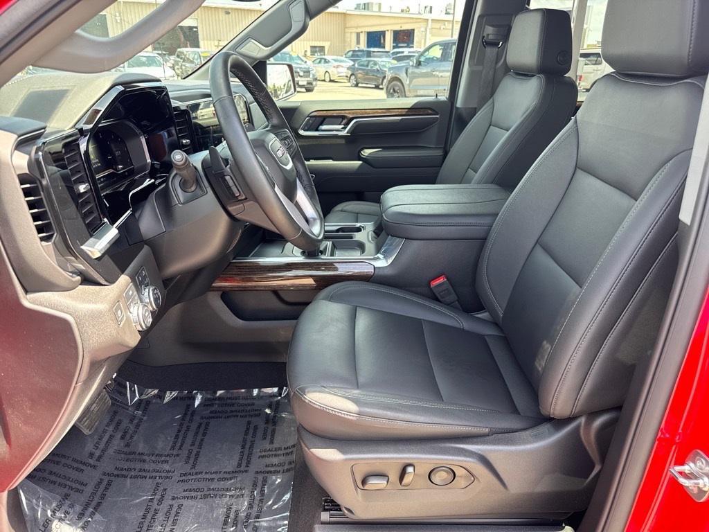 used 2025 GMC Sierra 1500 car, priced at $52,018