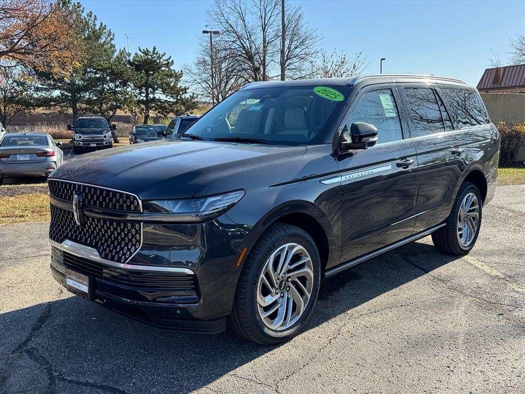 new 2025 Lincoln Navigator car, priced at $104,720