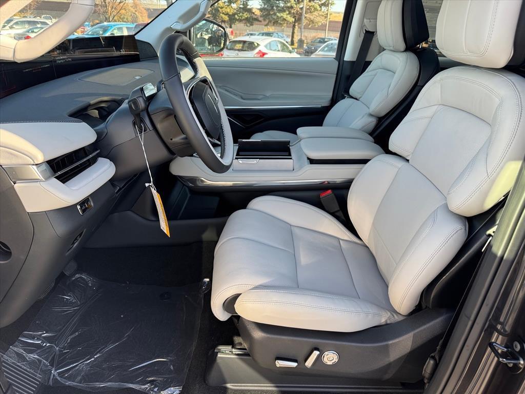 new 2025 Lincoln Navigator car, priced at $104,720