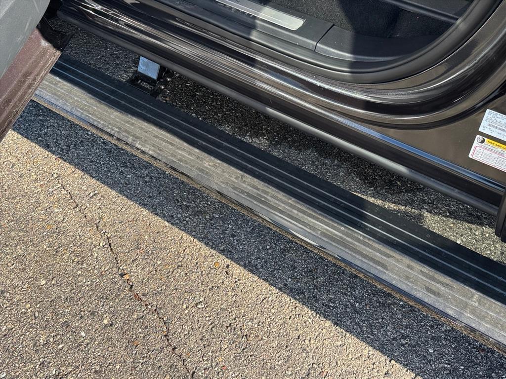 new 2025 Lincoln Navigator car, priced at $104,720