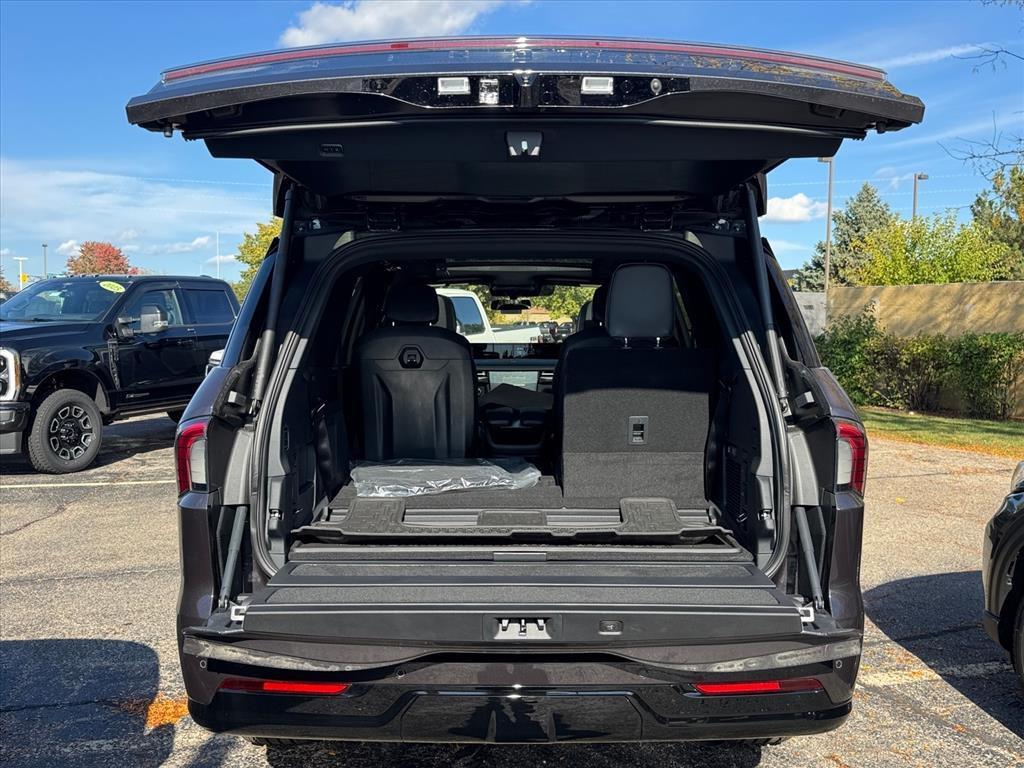 new 2025 Lincoln Navigator car, priced at $107,960
