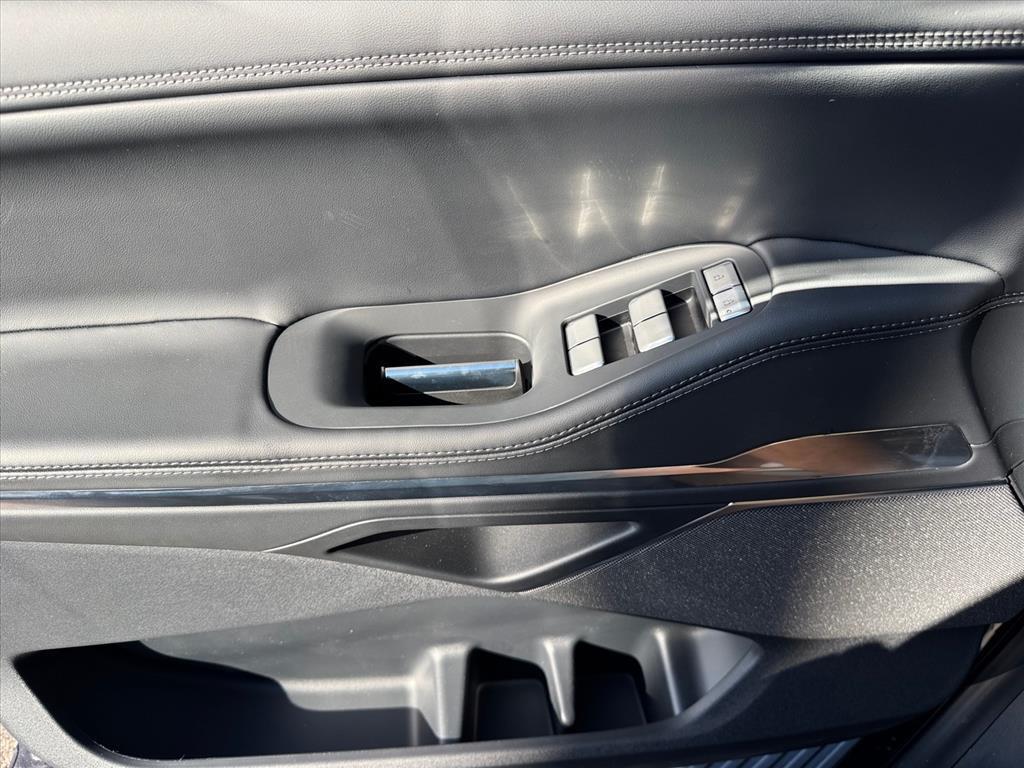 new 2025 Lincoln Navigator car, priced at $107,960