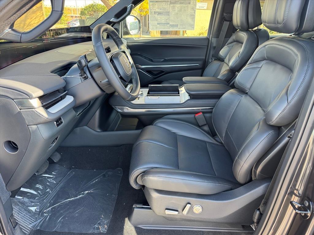 new 2025 Lincoln Navigator car, priced at $107,960