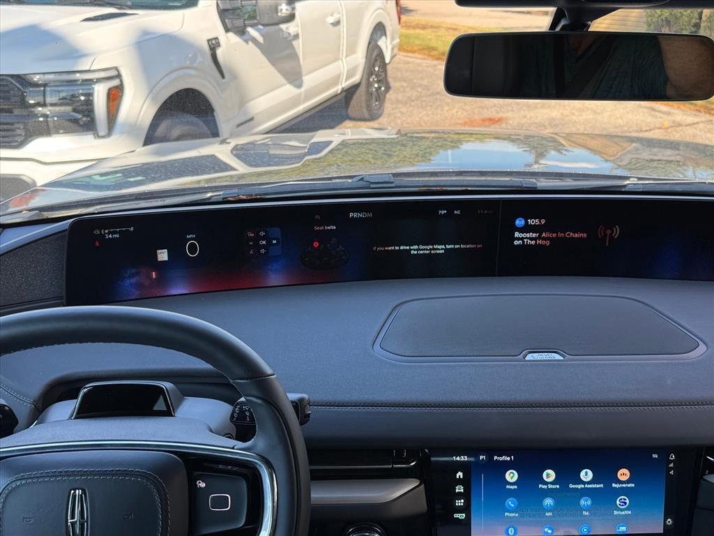 new 2025 Lincoln Navigator car, priced at $107,960