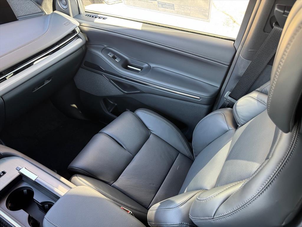 new 2025 Lincoln Navigator car, priced at $107,960