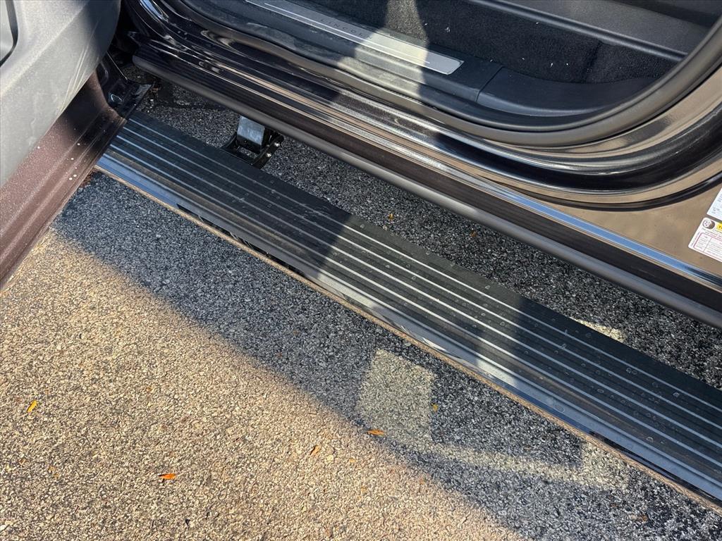 new 2025 Lincoln Navigator car, priced at $107,960